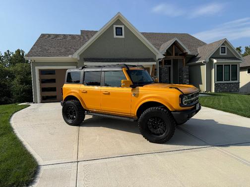 Orange 2022 Ford Bronco Outer Banks Advanced