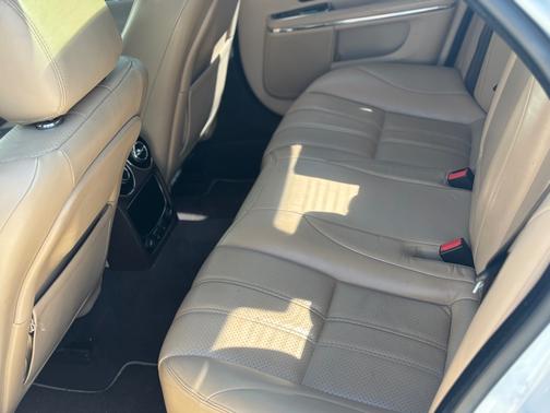 White 2012 Jaguar XJ Base