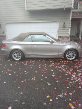 Gold 2011 BMW 128 i