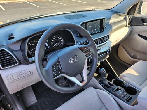 2019 Hyundai TUCSON SE