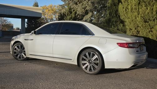 White 2017 Lincoln Continental Reserve