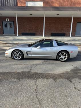 2004 Chevrolet Corvette Base
