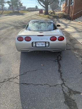 2004 Chevrolet Corvette Base