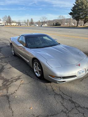 2004 Chevrolet Corvette Base