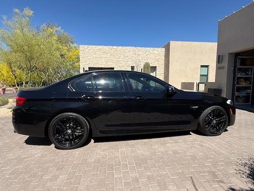 Black 2011 BMW 550 i