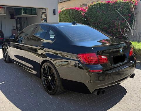 Black 2011 BMW 550 i