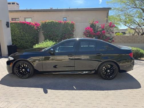 Black 2011 BMW 550 i