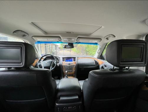 2012 INFINITI QX56 Base