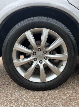 2012 INFINITI QX56 Base