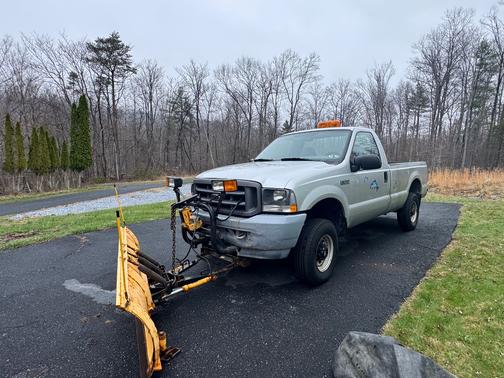 Gray 2004 Ford F-250 XL Super Duty