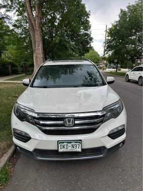 White 2018 Honda Pilot Elite