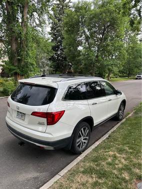 White 2018 Honda Pilot Elite
