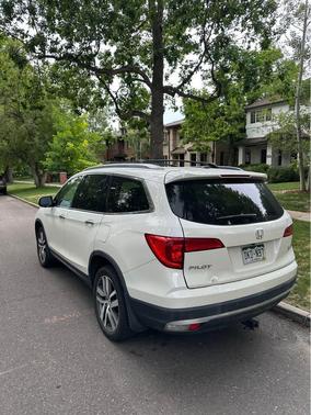 White 2018 Honda Pilot Elite