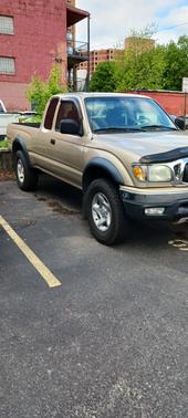 Gold 2004 Toyota Tacoma Xtracab