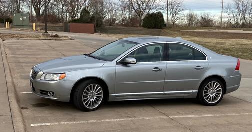 Silver 2010 Volvo S80 V8