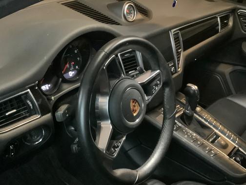 2018 Porsche Macan Macan