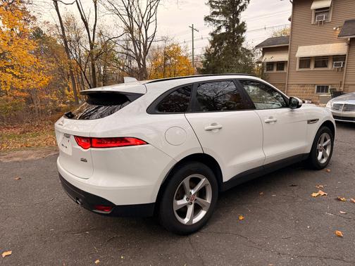 White 2018 Jaguar F-PACE 25t Premium