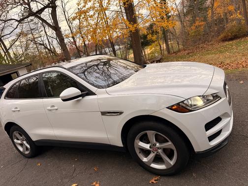 White 2018 Jaguar F-PACE 25t Premium