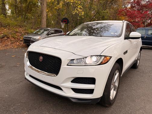 White 2018 Jaguar F-PACE 25t Premium
