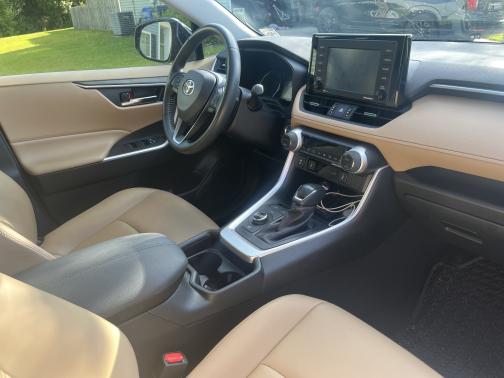 2021 Toyota RAV4 Hybrid XLE Premium