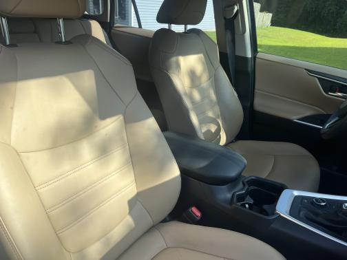 2021 Toyota RAV4 Hybrid XLE Premium