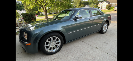 2005 Chrysler 300C Base