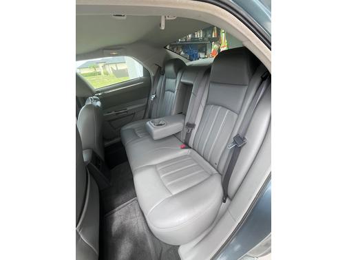 2005 Chrysler 300C Base