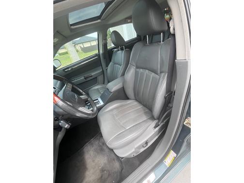2005 Chrysler 300C Base