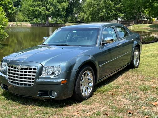 2005 Chrysler 300C Base