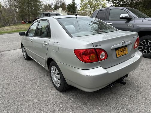 2004 Toyota Corolla LE