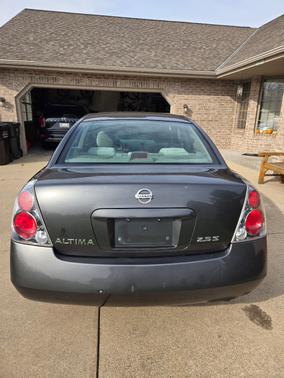 Gray 2005 Nissan Altima 2.5 S