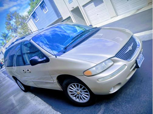 2000 Chrysler Town & Country LXi