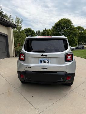Silver 2020 Jeep Renegade Latitude