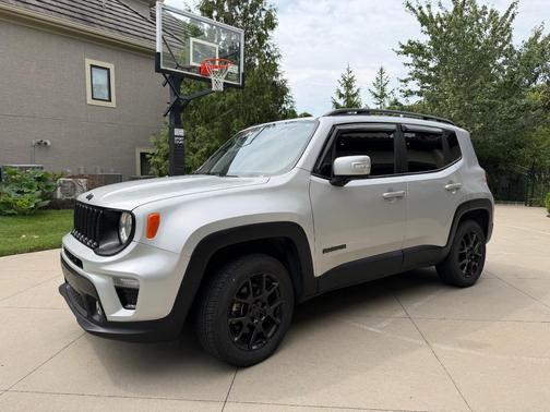 Silver 2020 Jeep Renegade Latitude