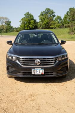 Black 2022 Volkswagen Passat 2.0T SE