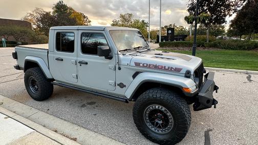 2021 Jeep Gladiator Overland