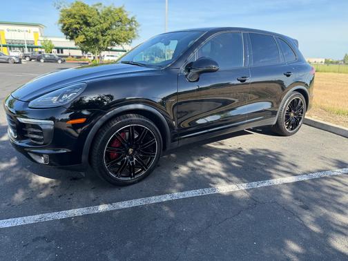 Black 2016 Porsche Cayenne Cayenne S E-Hybrid