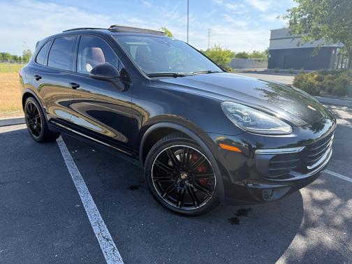 Black 2016 Porsche Cayenne Cayenne S E-Hybrid