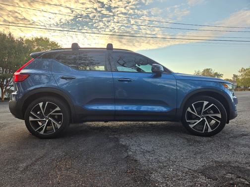 2020 Volvo XC40 T5 R-Design