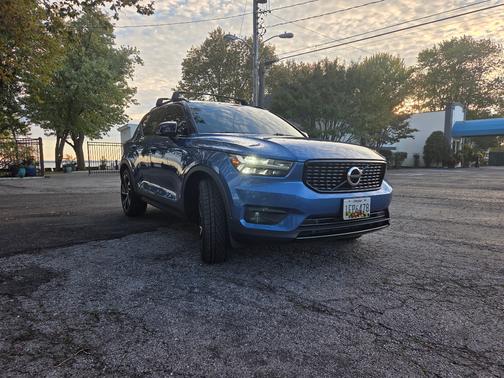 2020 Volvo XC40 T5 R-Design