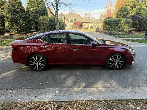 2020 Nissan Altima 2.0 Platinum