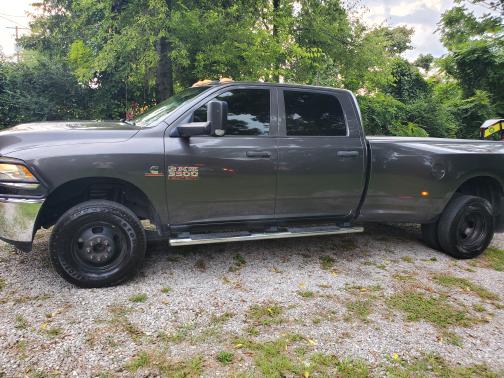 Photo 5 of 15 of 2015 RAM 3500 Tradesman
