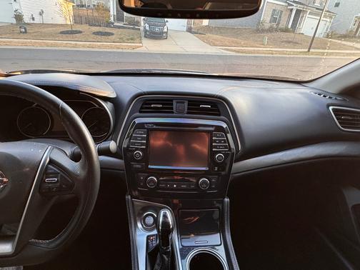 Black 2018 Nissan Maxima 3.5 SV