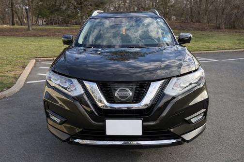 Gray 2017 Nissan Rogue SL