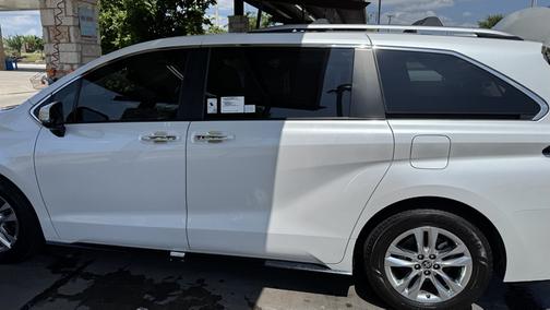 2023 Toyota Sienna Limited