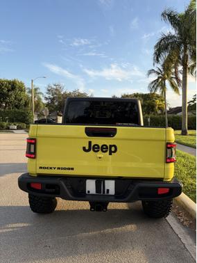 2023 Jeep Gladiator Sport S 