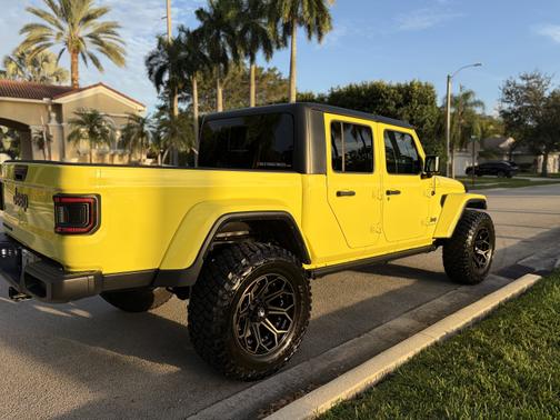2023 Jeep Gladiator Sport S 