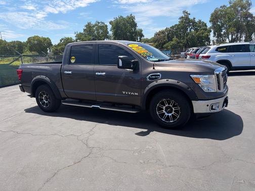 Gray 2017 Nissan Titan SV