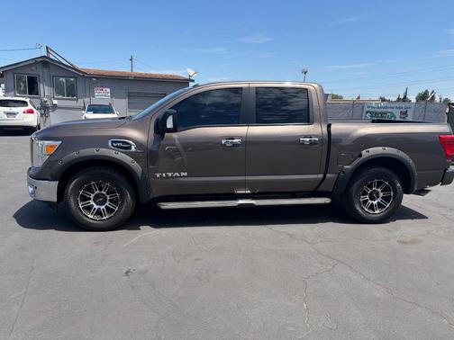 Gray 2017 Nissan Titan SV