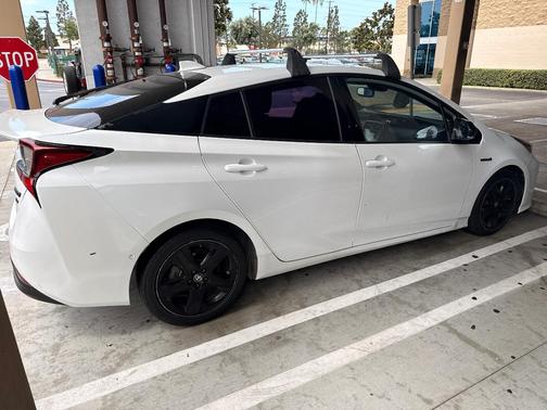 White 2021 Toyota Prius XLE